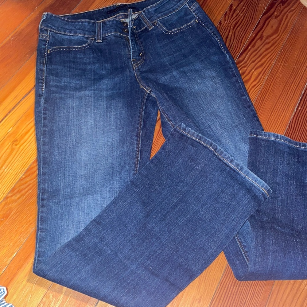 Women’s Levi’s size 6